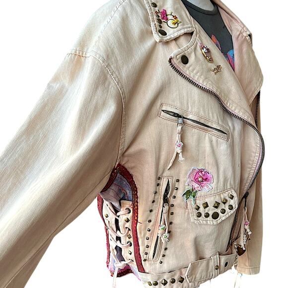 Women Reworked blush denim Custom Free People Motto jacket gold brass tone studs - Picture 9 of 16
